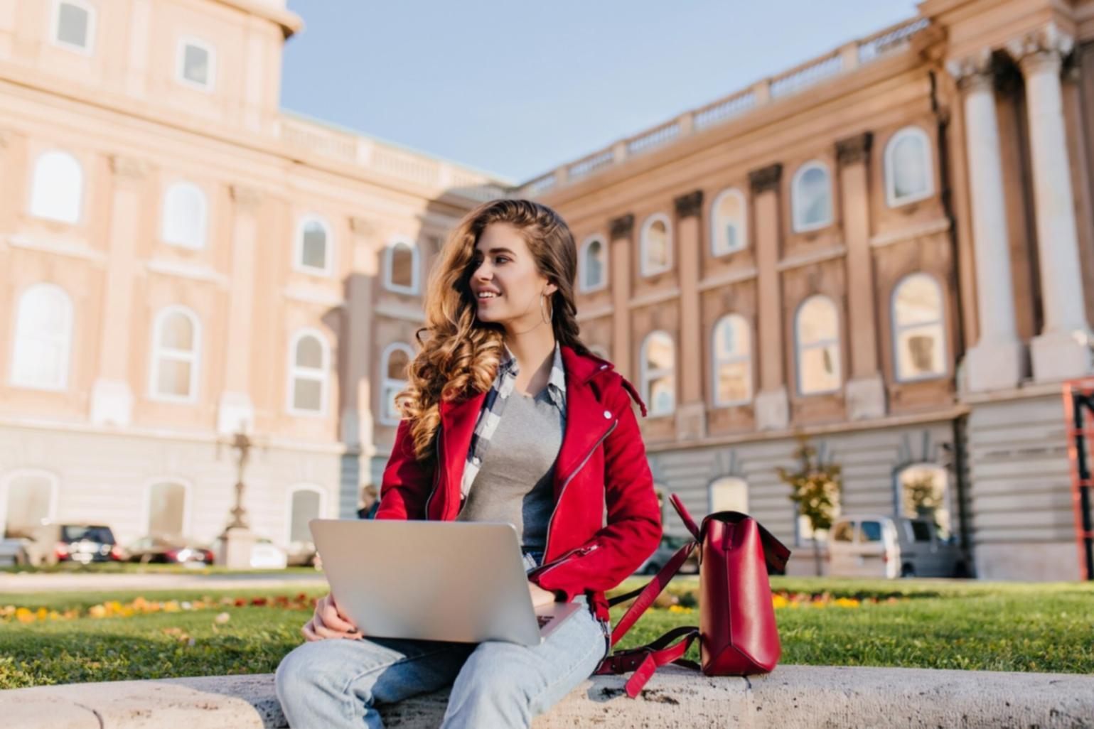 Detailansicht eines präzisen Videoschnitts mit Timeline und Keyframes